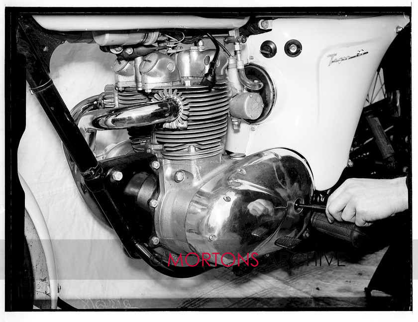 104 T90 6 
 TRIUMPH 1963 349cc "Tiger 90" 
 Keywords: Classic Images - Tried and Tested, Glass plate, Mortons Archive, Mortons Media Group