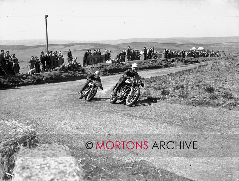 15198-16 
 Eppynt Road Race 1953. 
 Keywords: 15198-16, 16, 1953, 8, April 2010, b freestone, d powell, eppynt road race, glass plate, may, norton, race 3, racing, road, road race, Straight from the plate, tcm, The Classic Motorcycle