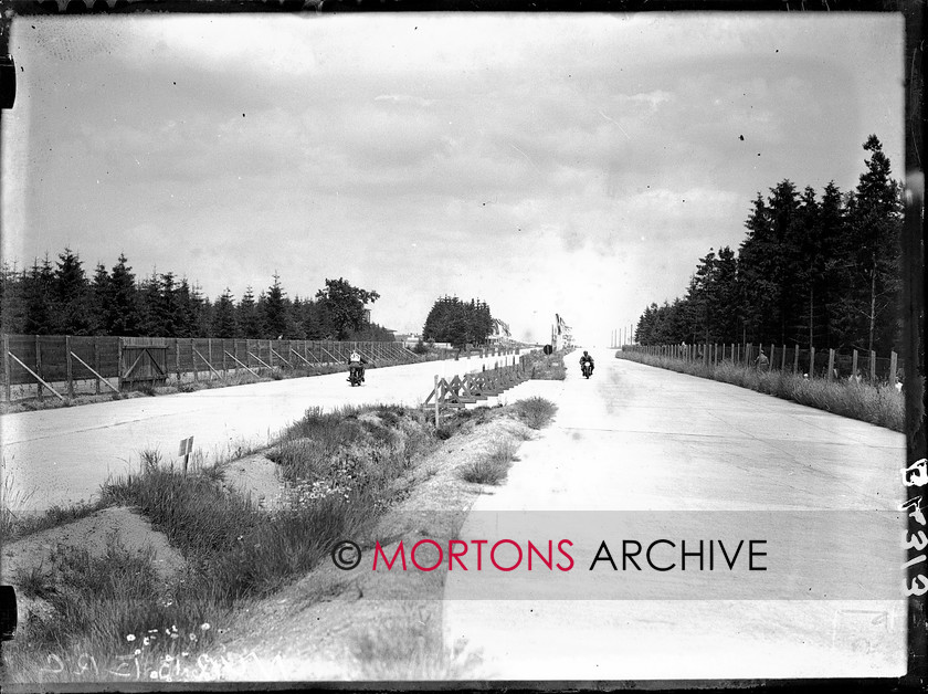 B4313 
 1930 German Grand Prix. Nurburgring. 
 Keywords: 1930, B4313, german, german grand prix, germany, glass plate, grand prix, Mortons Archive, Mortons Media Group Ltd, nurburgring, racing, Straight from the plate, The Classic Motorcycle