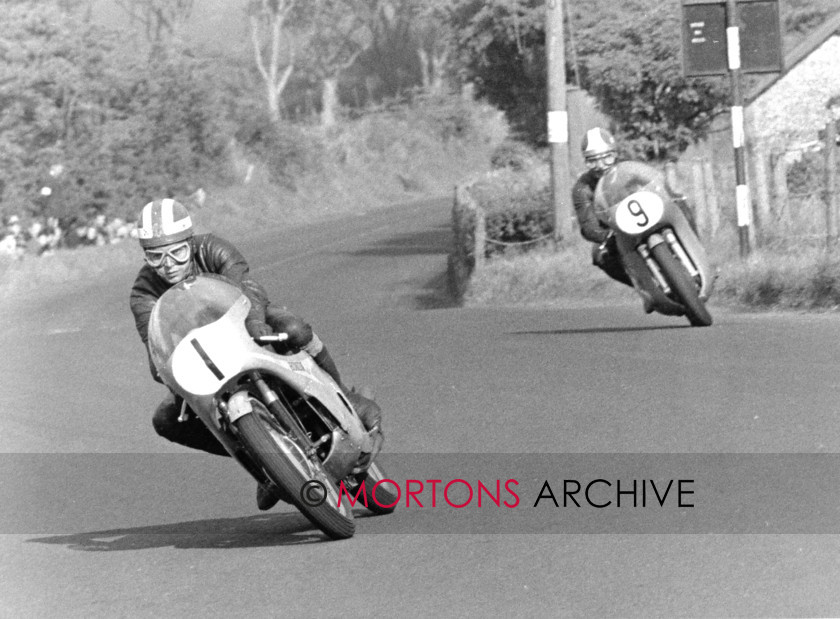 NNC RR B0175 
 NNC RR B0175 - 1967 Ulster GP - 1 Ralph Bryans 297cc Honda 6 - 9 Giacomo Agostini 350cc MV 3 
 Keywords: Mortons Archive, Mortons Media Group, Nick Nicholls, Road Racing