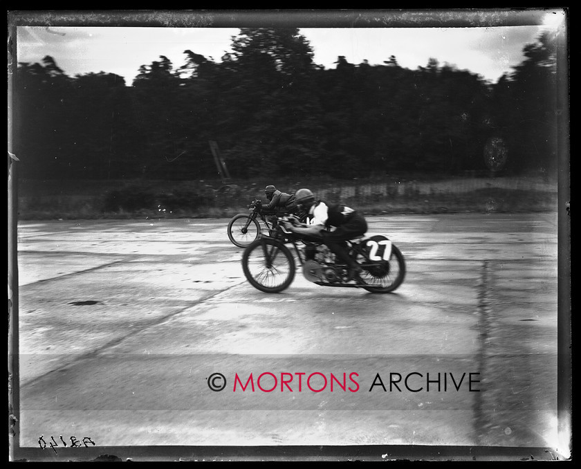 A2140 
 British Motor Cycle Racing Club's 5th monthly meeting, Brooklands 1923. 
 Keywords: 1923, 5th meeting, A2140, bmcrc, brooklands, December 2009, glass plate, Straight from the plate, The Classic Motorcycle
