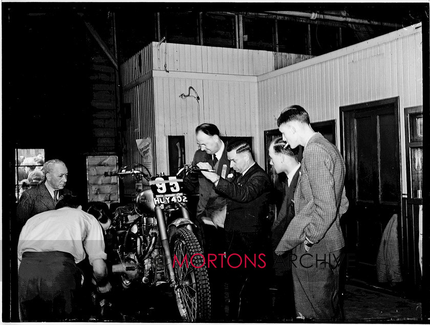 Scot 6 day 53  010 
 Scottish Six Day Trial 1953 - D S Evans' works 346cc Royal Enfield 
 Keywords: Classic Issues - Feet up in the 50s, Glass plate, Mortons Archive, Mortons Media Group, Off road