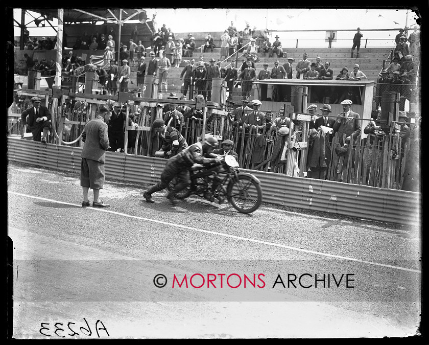 A6233 
 TT Junior/Lightweight 1926. 
 Keywords: 1926, a6233, glass plate, isle of mann, junior, lightweight, Mortons Archive, Mortons Media Group Ltd, Straight from the plate, the classic motorcycle