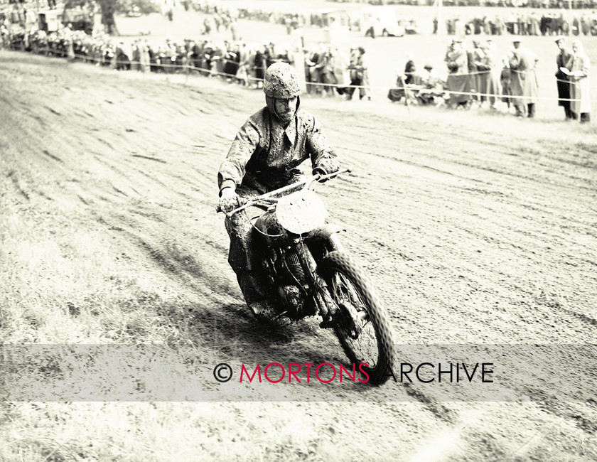 062 SFTP 18 
 Shrubland Park Scramble, August 1956. 
 Keywords: 2012, Glass plate, June, Mortons Archive, Mortons Media Group, Scramble, Straight from the plate, The Classic MotorCycle