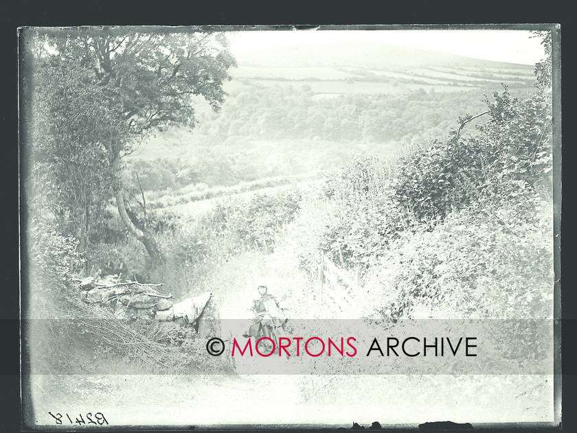 053 SFTP 10 
 The London-Dartmoor Trial, 1929 
 Keywords: 1929, 2015, Glass plate, July, Mortons Archive, Mortons Media Group Ltd, Straight from the plate, The Classic MotorCycle