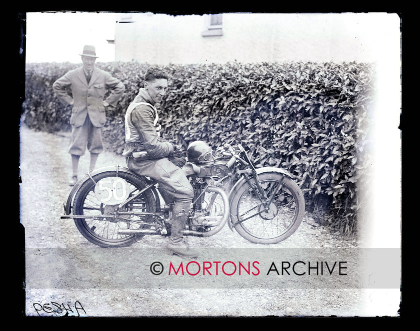 062 SFTP 05 1925 IOM Junior TT 
 1925 Junior TT - 
 Keywords: Glass plate, Isle of Man, Junior TT, Mortons Archive, Mortons Media Group, September, Straight from the plate, The Classic MotorCycle