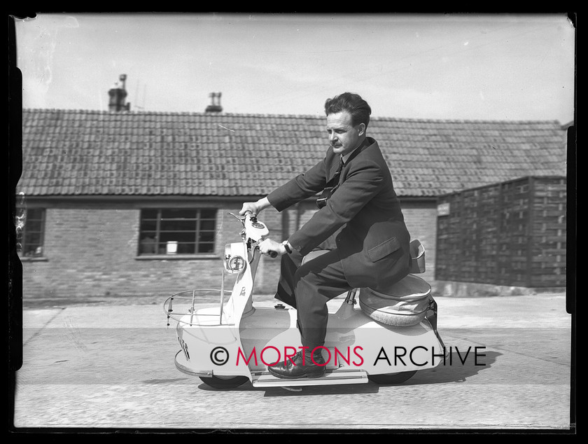 17425 07 
 Piatti Scooter, Byfleet works. 
 Keywords: 17425_07, byfleet, byfleet works, glass plate, Mortons Archive, Mortons Media Group Ltd, piatti, piatti scooter, scooter, Straight from the plate, The Classic Motorcycle