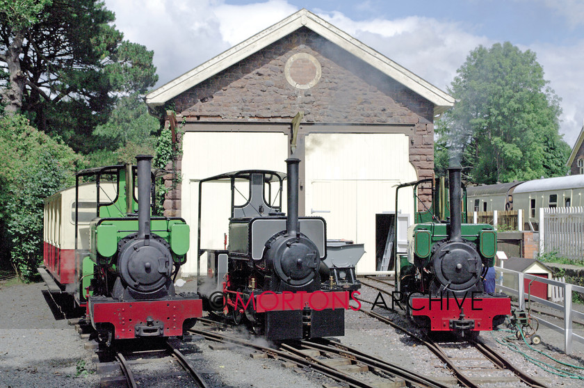 WD595268@10 news 5 HR141 
 The three currently operational original Kerr Stuart Wren 0-4-0STs took centre stage in the Devon Railway Centre's 14/15 August steam gala. They are, left to right, No. 4260 of 1922 Pixie, No 3114 of 1918 (on loan from the Vale of Rheidol Railway for the next 18 months) and No 4256 of 1922 Peter Pan. 
 Keywords: feature 10 news, Heritage Railway, issue 141, make Haydock, Mortons Archive, Mortons Media Group, number Bellerophon, place Wirksworth, publication HR