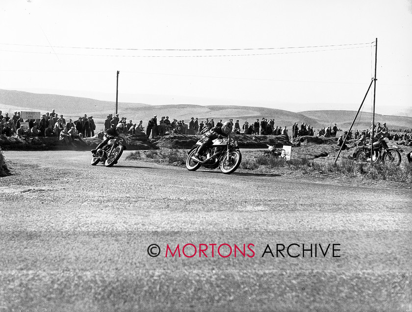 15198-7 
 Eppynt Road Race 1953. 
 Keywords: 15198-7, 1953, 2, 24, April 2010, c a richards, douglas, eppynt road race, glass plate, may, norton, r rudge, race 5, racing, road, road race, Straight from the plate, tcm, The Classic Motorcycle