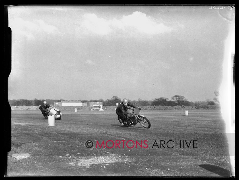 17097-13 
 'Specials Day' at Silverstone 1956. 
 Keywords: 125, 125cc fruin, 17097-13, 1956, fruin, glass plate, Mortons Archive, Mortons Media, Mortons Media Group Ltd, silverstone, specials, Specials Silverstone 1956, Straight from the plate, tcm, the classic motorcycle