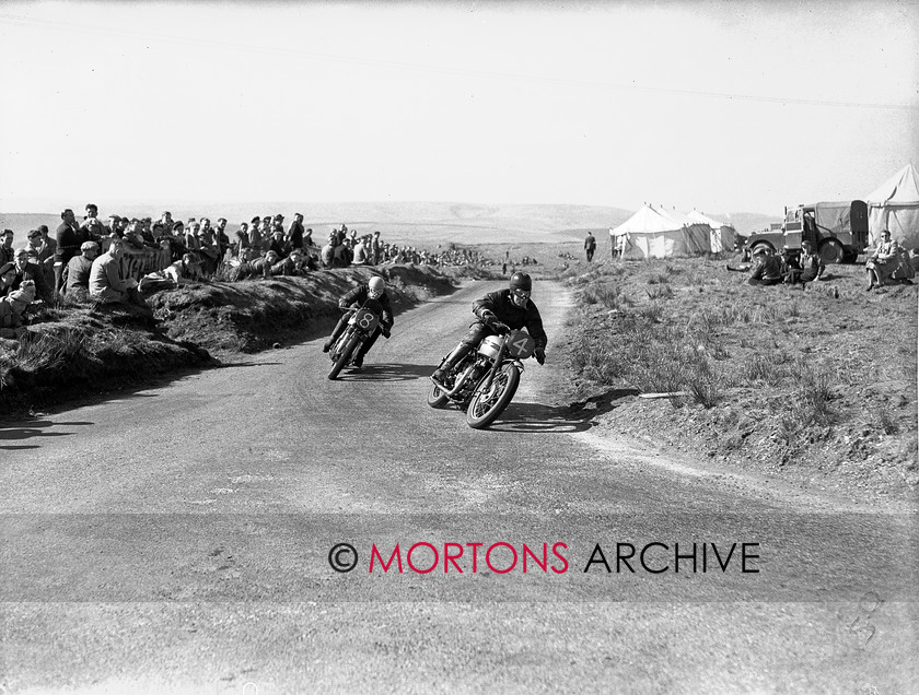 15198-25 
 Eppynt Road Race 1953. 
 Keywords: 15198-25, 1953, 4, 8, April 2010, eppynt road race, farrinana, freestone, glass plate, matchless, may, race 5, racing, road, road race, Straight from the plate, tcm, The Classic Motorcycle, triumph