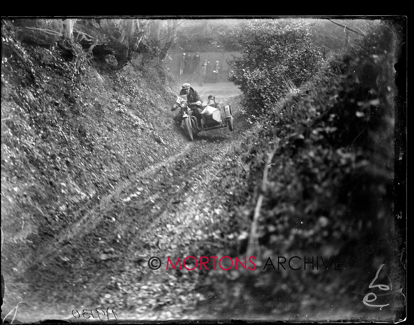 062 SFTP A9130 
 We think that this is Len Heath, on his 500cc Ariel. 
 Keywords: 1928, 2012, Mortons Archive, Mortons Media Group, September, Southern Trial, Straight from the plate, The Classic MotorCycle