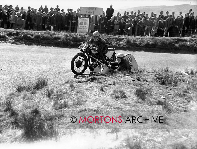 15198-18 
 Eppynt Road Race 1953. 
 Keywords: 15198-18, 1953, 2, April 2010, d smith, dixies lane, eppynt road race, glass plate, may, norton, race 4, racing, road, road race, sidecar, Straight from the plate, tcm, The Classic Motorcycle, unit
