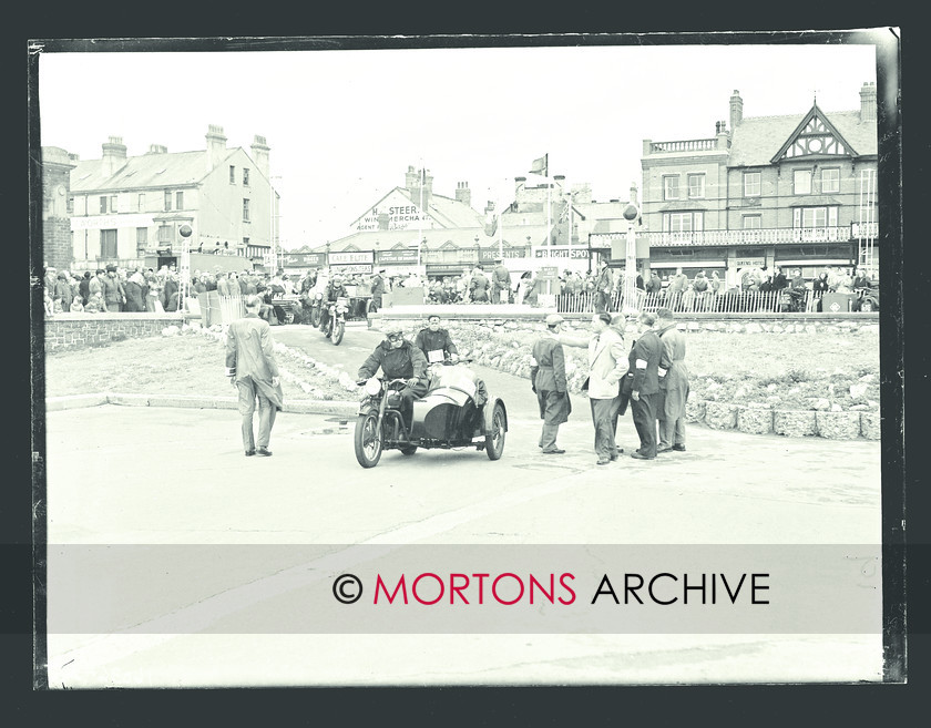 057 SFTP 08 
 Bill Mold (BSA) redies himself in Rhyl 
 Keywords: 1954, ACU National Rally, Glass plate, Mortons Archive, Mortons Media Group Ltd, Straight from the plate, The Classic MotorCycle