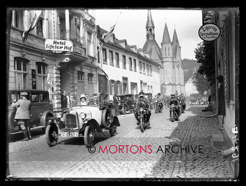 B4291 
 1930 German Grand Prix. Nurburgring. 
 Keywords: 1930, B4291, german, german grand prix, germany, glass plate, grand prix, Mortons Archive, Mortons Media Group Ltd, nurburgring, racing, Straight from the plate, The Classic Motorcycle