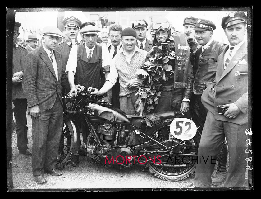 B4289 
 1930 German Grand Prix. Nurburgring. 
 Keywords: 1930, B4289, german, german grand prix, germany, glass plate, grand prix, Mortons Archive, Mortons Media Group Ltd, nurburgring, racing, Straight from the plate, The Classic Motorcycle