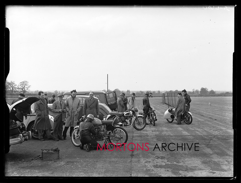 17097-05 
 'Specials Day' at Silverstone 1956. 
 Keywords: 17097-05, 1956, collection, glass plate, Mortons Archive, Mortons Media, Mortons Media Group Ltd, silverstone, specials, Specials Silverstone 1956, Straight from the plate, tcm, the classic motorcycle