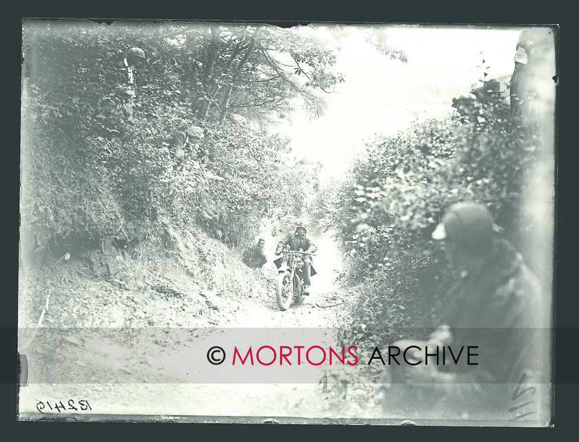 053 SFTP 09 
 The London-Dartmoor Trial, 1929 
 Keywords: 1929, 2015, Glass plate, July, Mortons Archive, Mortons Media Group Ltd, Straight from the plate, The Classic MotorCycle