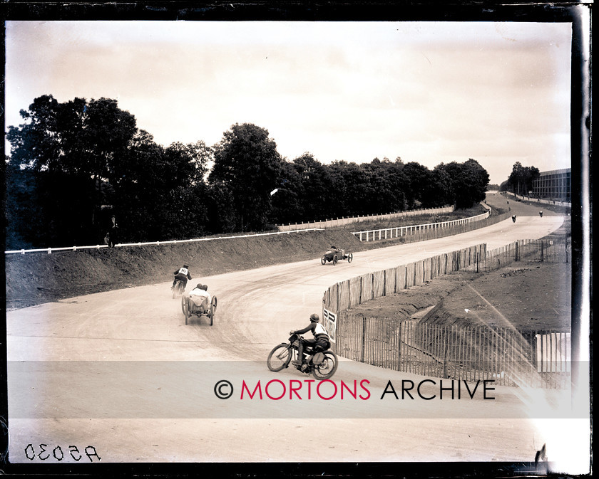 FRENCH GP 1925 12 
 The 1925 French Grand Prix 
 Keywords: Mortons Archive, Mortons Media Group, Sept 11, Straight from the plate, The Classic MotorCycle