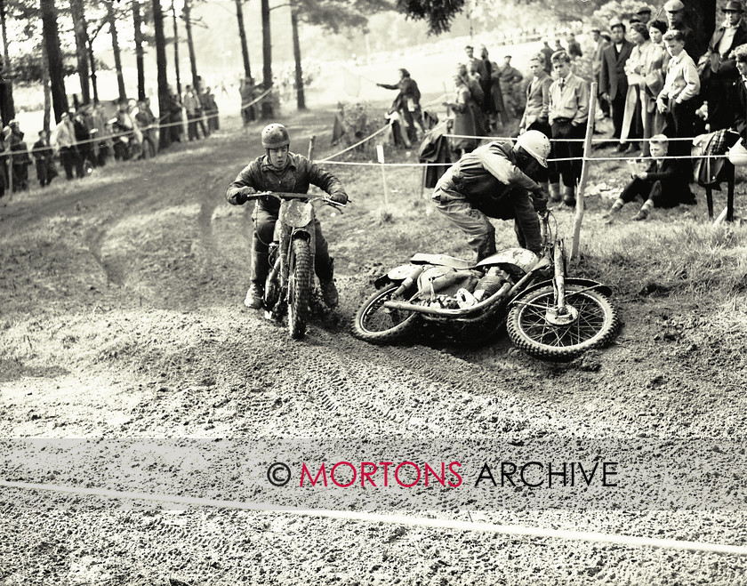 062 SFTP 14 
 Shrubland Park Scramble, August 1956. - One Goldie down, another takes avoiding action. 
 Keywords: 2012, Glass plate, June, Mortons Archive, Mortons Media Group, Scramble, Straight from the plate, The Classic MotorCycle