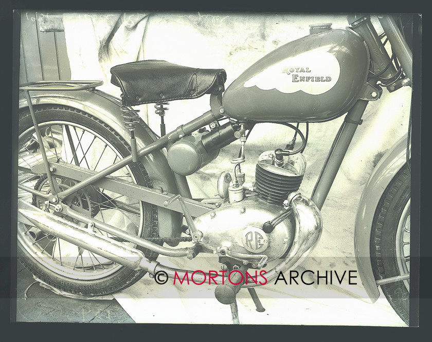 SFTP O2 
 RE 125 
 Keywords: Mar 11, Mortons Archive, Mortons Media Group, Royal Enfield, Straight from the plate, The Classic MotorCycle