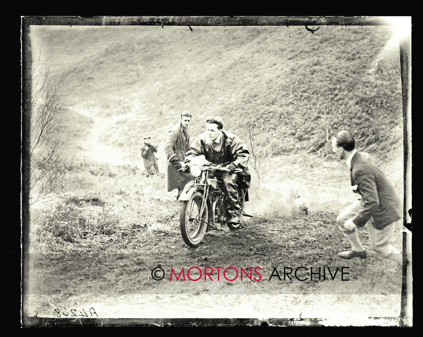 047 SFTP 15 
 The Southern Scott Scramble, March 1925 
 Keywords: 2014, February, Glass Plates, Mortons Archive, Mortons Media Group Ltd, Straight from the plate, The Classic MotorCycle