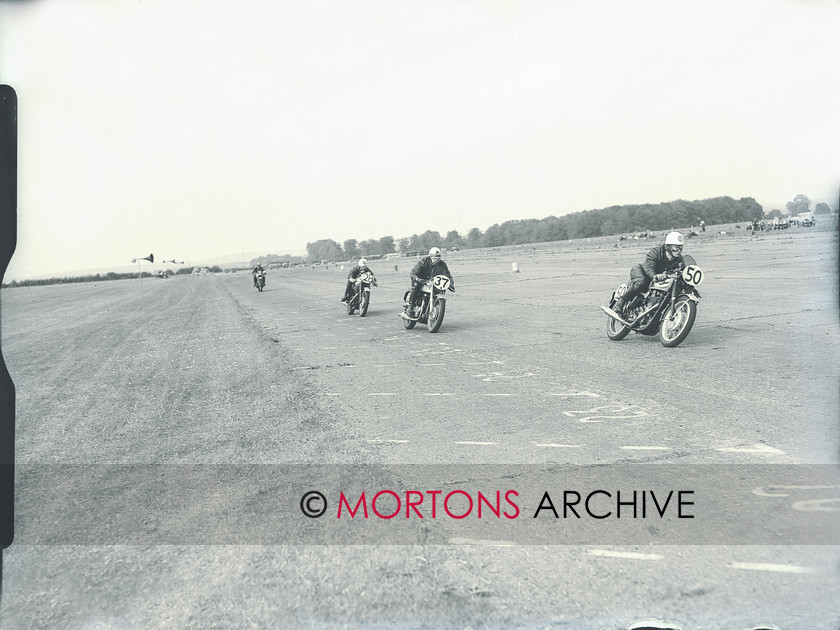 plate 1728 22 
 Two Goldies sandwich a Dominator - the Denehy/Newman machine first, the Brand/French Dominator and the Hill/Chapman BSA. 
 Keywords: 1956, July 2011, Mortons Archive, Mortons Media Group, Straight from the plate, The Classic MotorCycle, Thruxton