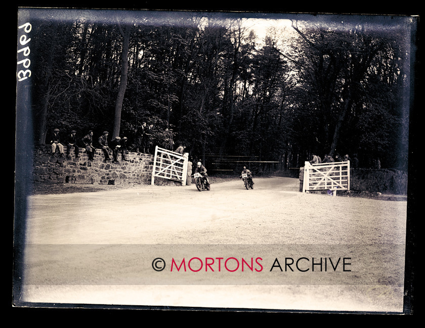 062 SFTP 13 
 Straight from the plate - Easter meeting Donington 1933 - 
 Keywords: 1933, Donington Park, Glass plate, Mortons Archive, Mortons Media Group, Straight from the plate