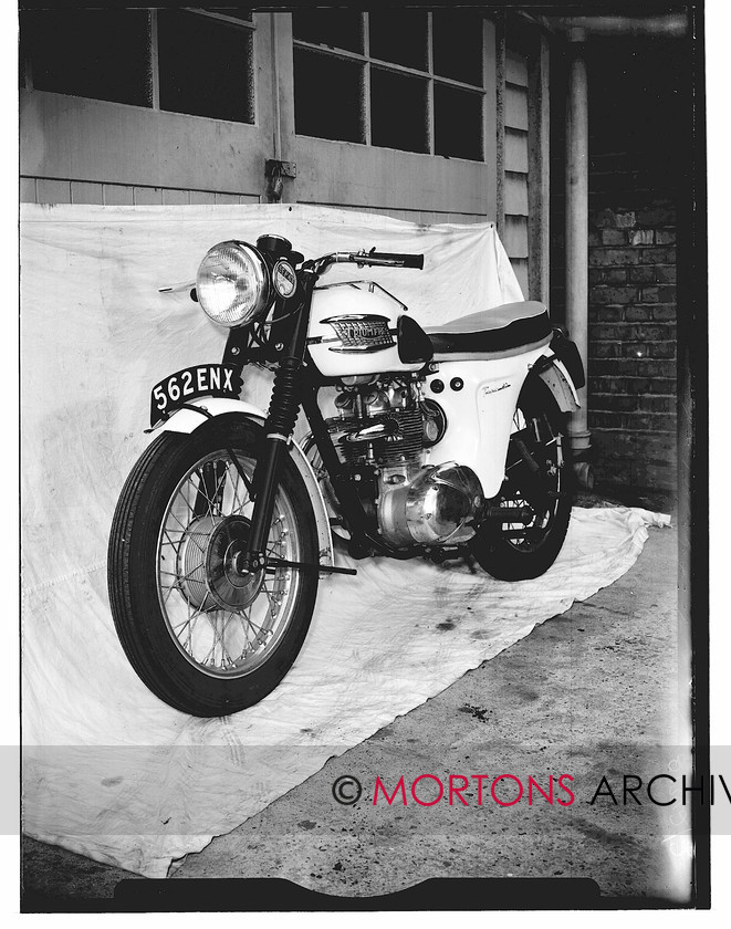 104 T90 7 
 TRIUMPH 1963 349cc "Tiger 90" 
 Keywords: Classic Images - Tried and Tested, Glass plate, Mortons Archive, Mortons Media Group