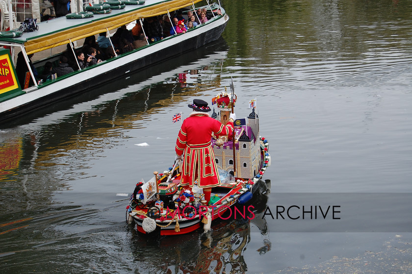DSC 0066 
 Canalway Cavalcade in Julilee mood - John Ross leads the way into the pool with Elizabeth Rose 
 Keywords: 2012, June, Mortons Archive, Mortons Media Group, Towpath Talk