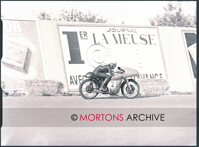 062 SFTP AUG6 
 As in the 350cc class earlier on the same day, the Manx Norton of Ray Amm again cried enough in th eSenior class. 
 Keywords: 1954 Belgian 500cc Grand Prix, August 2011, Mortons Archive, Mortons Media Group, Straight from the plate, The Classic MotorCycle