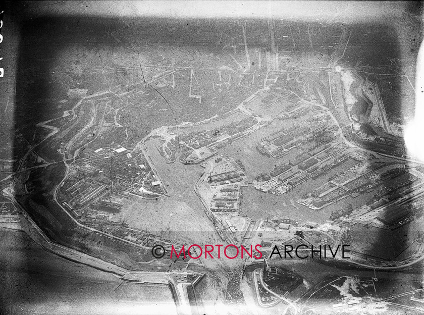 B4294 
 1930 German Grand Prix. Nurburgring. 
 Keywords: 1930, B4294, german, german grand prix, germany, glass plate, grand prix, Mortons Archive, Mortons Media Group Ltd, nurburgring, racing, Straight from the plate, The Classic Motorcycle