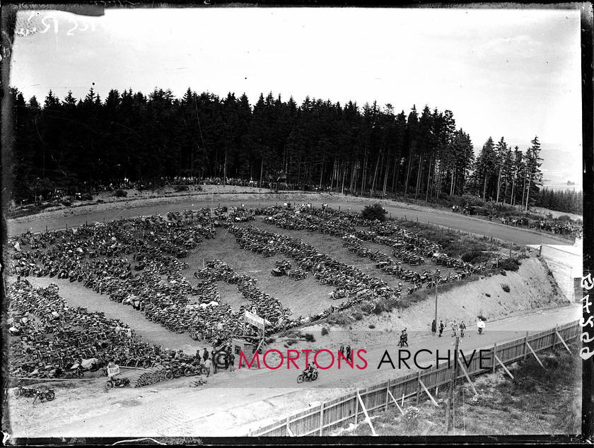 B4299 
 1930 German Grand Prix. Nurburgring. 
 Keywords: 1930, B4299, german, german grand prix, germany, glass plate, grand prix, Mortons Archive, Mortons Media Group Ltd, nurburgring, racing, Straight from the plate, The Classic Motorcycle