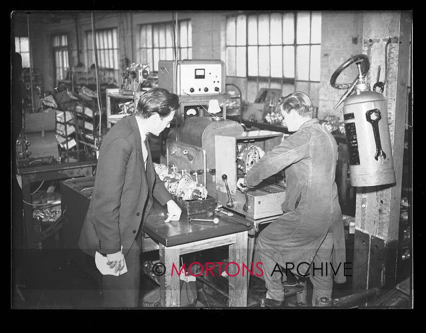 19674-07 
 Villiers engineering, Wolverhampton. Scooter engine production, noise test, gearbox assembly. 
 Keywords: 1959, 19674-07, August 2009, engine, gearbox assembley, glass plate, Mortons Archive, Mortons Media, Mortons Media Group Ltd., noise test, production, scooter, scooter engine production, Straight from the plate, The Classic MotorCycle, villiers, villiers engineering, wolverhampton
