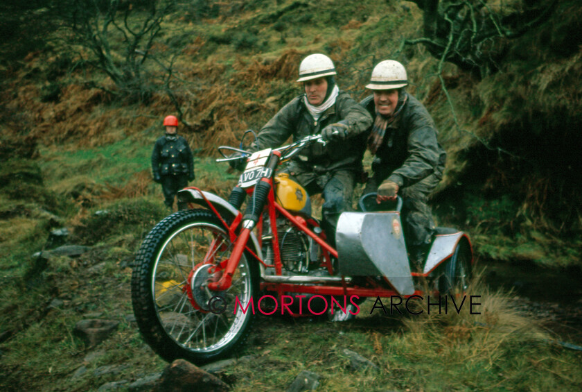 EU-Trial-19680011 
 B & J Checklin on a 499 BSA outfit 
 Keywords: 1971 Northern Experts Trial, Mortons Archive, Mortons Media Group, Nick Nicholls, Off road