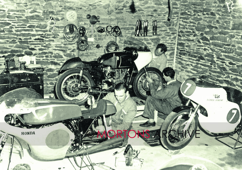 SFTP 1961 TT 08 
 1961 Isle of Man TT 
 Keywords: 1961, Isle of Man, Mortons Archive, Mortons Media Group Ltd, Straight from the plate, The Classic MotorCycle, TT