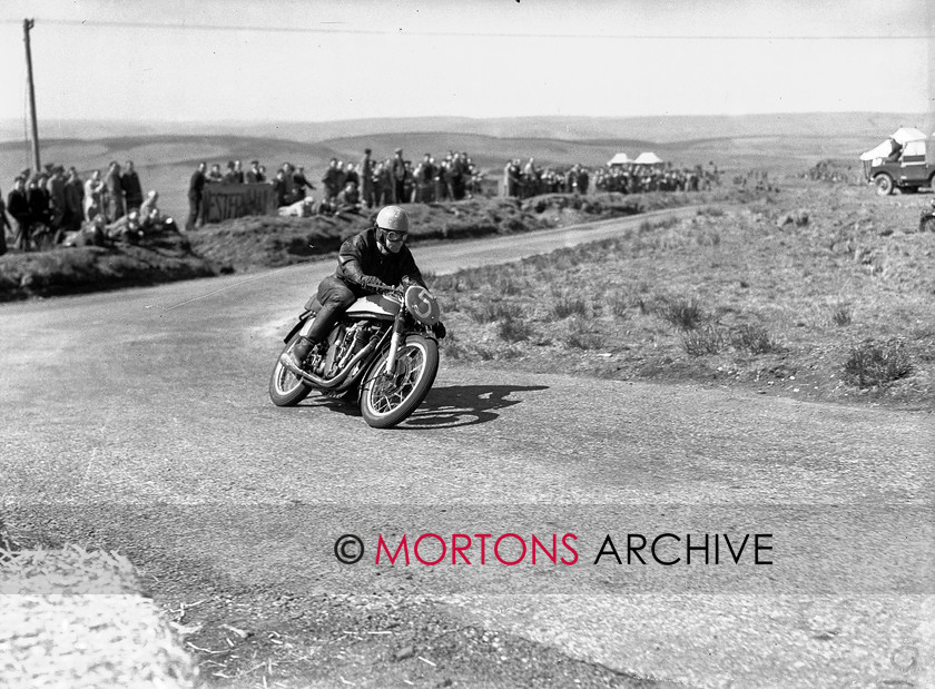 15198-17 
 Eppynt Road Race 1953. 
 Keywords: 15198-17, 1953, 5 s t barrett, April 2010, eppynt road race, glass plate, may, norton, race 3, racing, road, road race, Straight from the plate, tcm, The Classic Motorcycle
