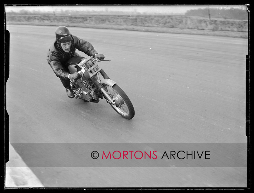 17097-11 
 'Specials Day' at Silverstone 1956. 
 Keywords: 125, 125cc rumi, 17097-11, 1956, glass plate, Mortons Archive, Mortons Media, Mortons Media Group Ltd, rumi, silverstone, specials, Specials Silverstone 1956, Straight from the plate, tcm, the classic motorcycle