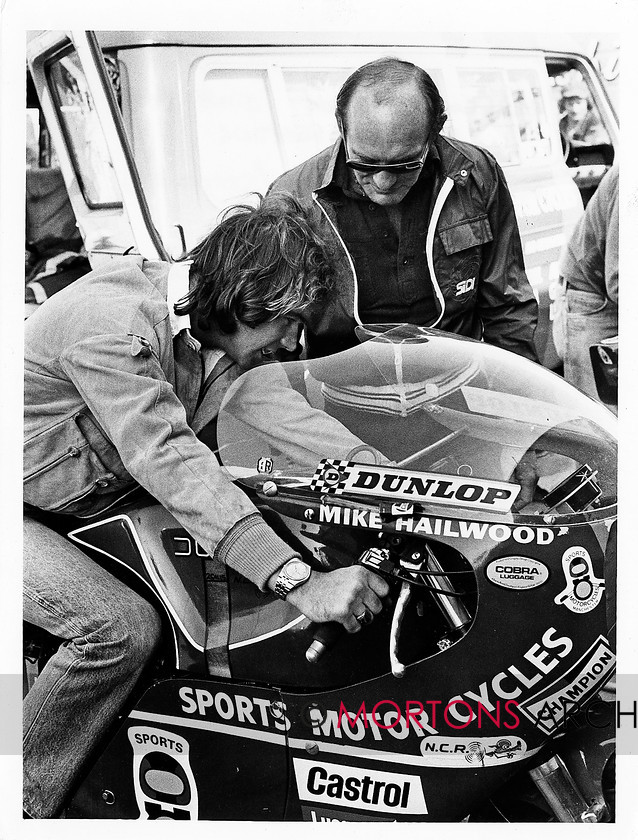 B 018 
 Cockney Rebel - Barry Sheene - Trying Mike Hailwood's TT winning Ducati for size in 1978. 
 Keywords: 2012, Barry Sheene, Bookazine, Classic British Legends, Mortons Archive, Mortons Media Group