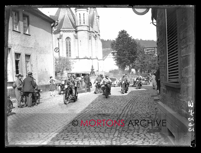 B4292 
 1930 German Grand Prix. Nurburgring. 
 Keywords: 1930, B4292, german, german grand prix, germany, glass plate, grand prix, Mortons Archive, Mortons Media Group Ltd, nurburgring, racing, Straight from the plate, The Classic Motorcycle