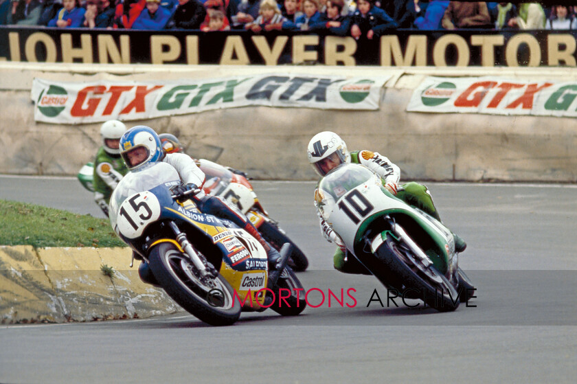 048 STAN WOODS 06 
 The Cheshire Charger - The Stan Woods Story from Cub to Factory Suzuki and Honda - Stan fends off Mick Grant, Barry Sheene and Barry Ditchburn. 
 Keywords: Classic Racer, Clssic Racer People, Mar/Apr 2012, Mortons Archive, Mortons Media Group, Stan Woods