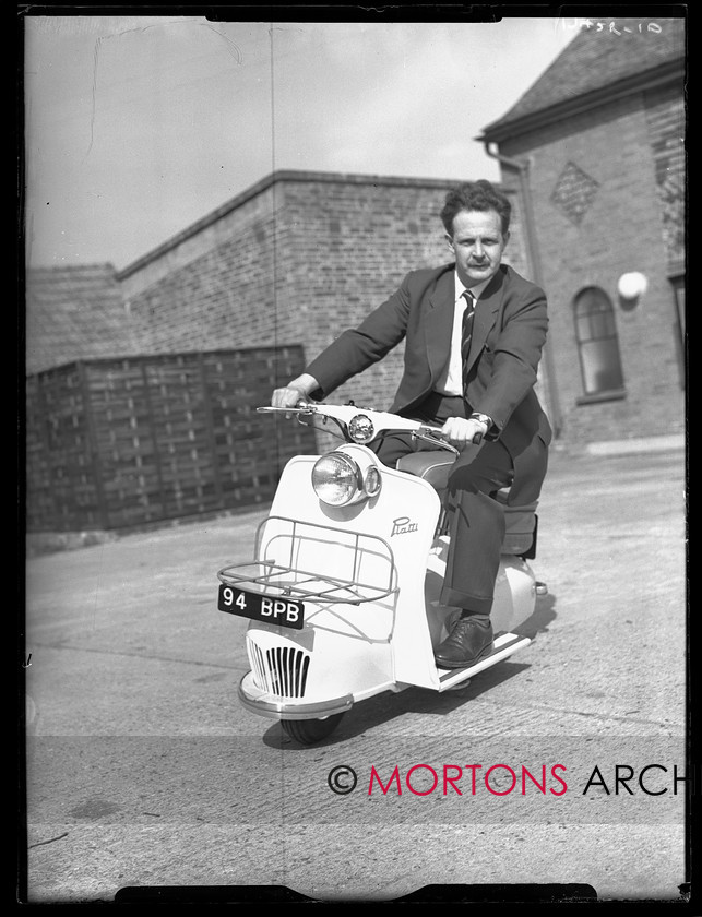 17425 10 
 Piatti Scooter, Byfleet works. 
 Keywords: 17425_10, byfleet, byfleet works, glass plate, Mortons Archive, Mortons Media Group Ltd, piatti, piatti scooter, scooter, Straight from the plate, The Classic Motorcycle