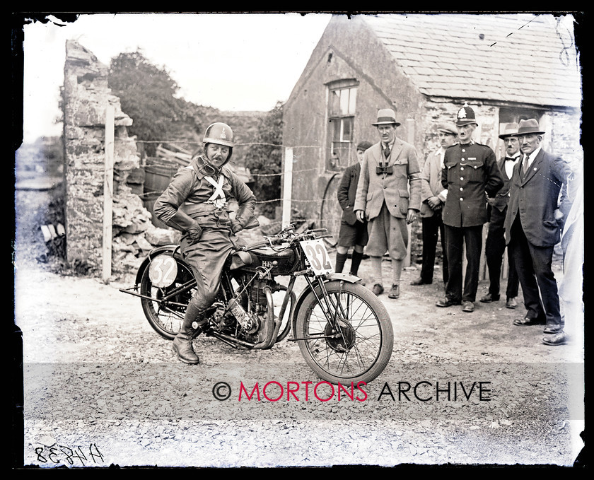 062 SFTP 06 1925 IOM Junior TT 
 1925 Junior TT - Howard Davies had to be content with runner-up, though he was to win the 'big one' (the 500cc Senior) later in the week. 
 Keywords: Glass plate, Isle of Man, Junior TT, Mortons Archive, Mortons Media Group, September, Straight from the plate, The Classic MotorCycle